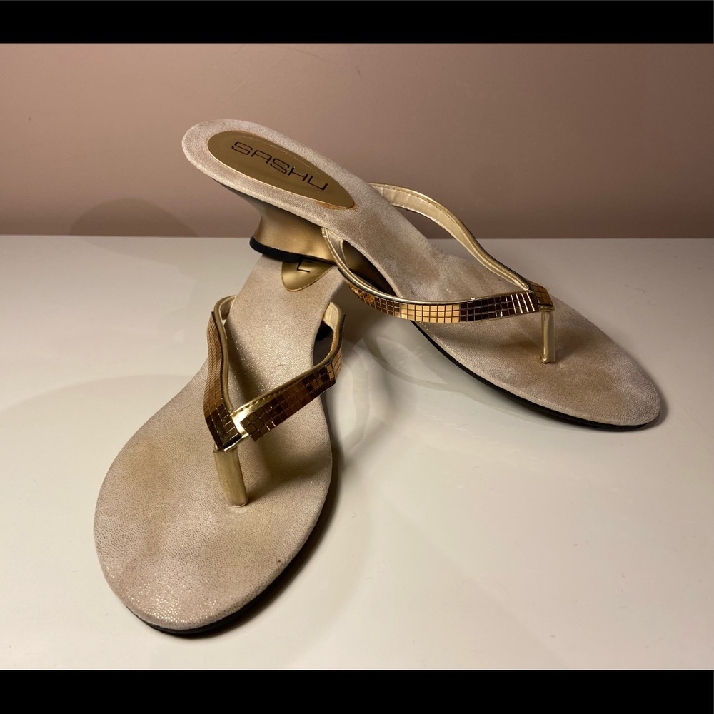 SASHA US9 mini wedge sandals